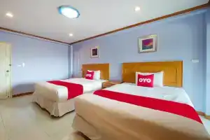 Preechana Golden Place Service Apartment by OYO, Районг