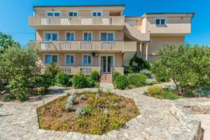 Nice Apartment in Drage, Pakostane With Sauna, Wifi and 2 Bedrooms, Драге