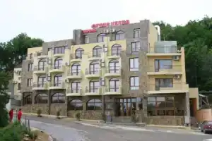 Hotel «Toro Negro», Золотые пески