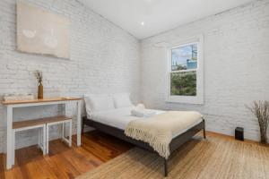 Adorable Studio Space in Private Carriage House, Вашингтон