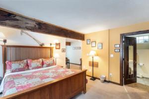 Manitou Lodge 4 Hotel Room by Alpine Lodging Telluride, Теллурид