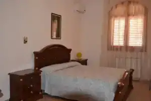 Apartment With 2 Rooms in Avola, With Enclosed Garden and Wifi 120 m F, Авола