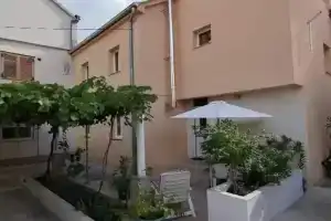 Holiday House Emma, Шибеник