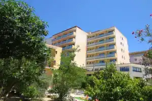 Hotel «Amazonas», Л'Аренал