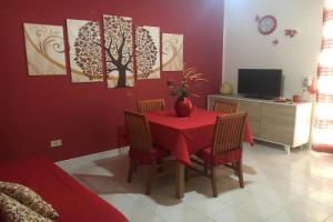 The Wisteria Apartment Near to Main Beach, Поццалло