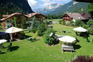 Dolomiten Hotel Irma, Канацеи