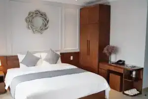The Confetti hotel, Халонг