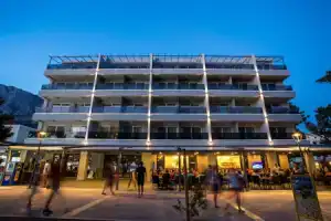 Hotel «Central Beach 9», Макарска
