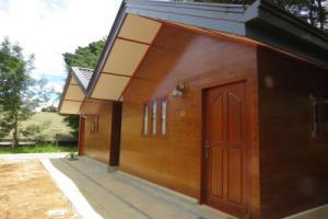 Отель «Mirage Kings Cottage», Нувара-Элия
