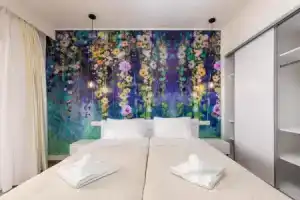 Отель «Aqua Luxury Suites», Рода