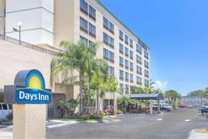 Glō Best Western Ft. Lauderdale-Hollywood Airport Hotel, Голливуд