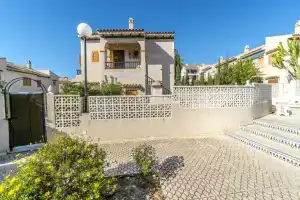 Espanhouse Aurora, Торревьеха