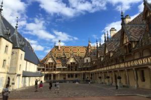 Apartment With 2 Bedrooms in Beaune, With Wifi, Бон