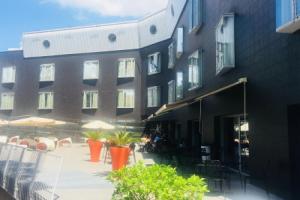 Black Hotel, Рим