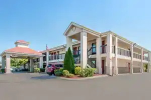 Econo Lodge Inn & Suites Murfreesboro Shopping District, Мерфрисборо