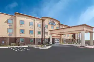 Отель «Baymont by Wyndham Center», Мидленд