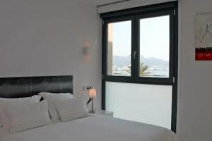 Penthouse Londres 22, Порт-де-Полленка