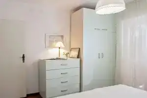 Delightfully Decorated Apartment with Sea View near Beach, Брела
