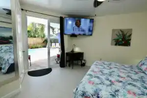 Fantasy Island Inn – Caters to Men, Форт-Лодердейл