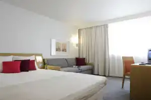 Отель «Novotel Rennes Alma», Ренн