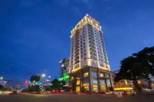 The Shine Hotel, Хайфон
