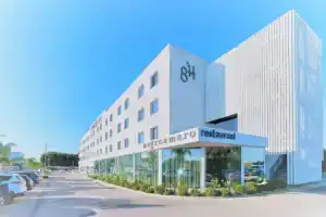 8Piuhotel, Лечче