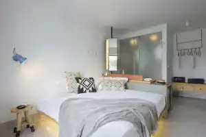 Dreambox Mykonos Suites, Орнос