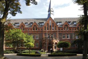 Hotel «Mutterhaus Düsseldorf», Дюссельдорф
