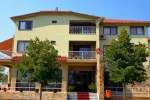 Hotel «Viktoria Tirana», Тирана