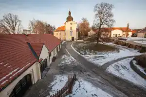 Pytloun Zámecký Hotel Ctěnice, Прага