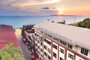 Jomtien Sands Residence - Beachfront, Relax & Amazing Seafood Dining, Джомтьен