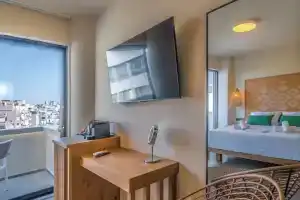 HOM54 Luxury Suites, Ираклион