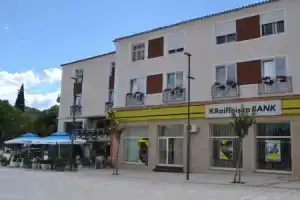 Funky Guest House & Adventures, Пермет