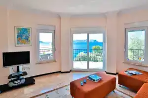 Paradise 3 Apartment, Каш