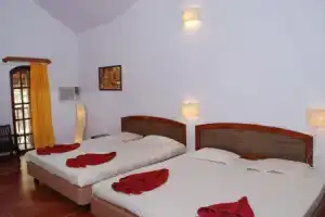 Отель «Sea Breeze Inn, Calangute by Apricus», Калангут