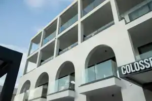 Hotel «Colosseum», Ксамил