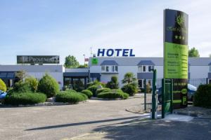 Отель «Contact Hôtel Le Provençal Bordeaux Lac avec Bornes électriques», Бордо