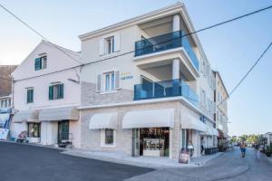 Good Life, Luxury Seafront Apartment, Preko