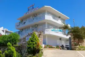 Two Mermaids Hotel, Ксамил