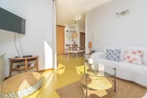 Mirella in Mallorca With 2 Bedrooms and 1 Bathrooms, Порт-де-Полленка