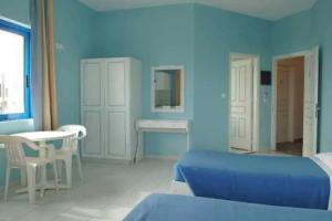 Romanza Studios, Линдос