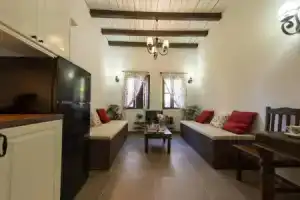 Villa Leon - Private courtyard serenity, Родос