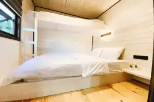 Danzi̇ Campi̇ng, Ардешен
