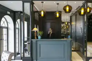 Hotel «de Neuville Arc de Triomphe», Париж