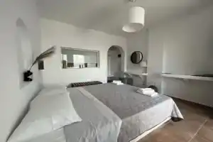 Akrolithos studios, Агиос-Прокопиос