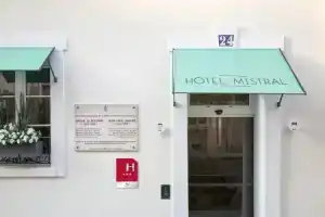Отель «Hôtel Mistral», Париж