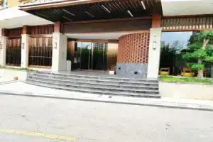 Jinsha Bandao Lake-view Yangsheng Hotel, Дали