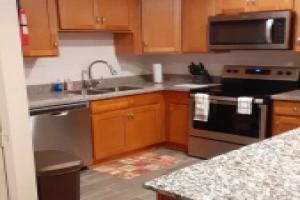Updated and Modern 1-bedroom in Baton Rouge, Батон-Руж