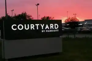 Отель «Courtyard by Marriott Inverness Airport», Инвернесс