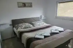 Apartments Ina, Рогашка Слатина